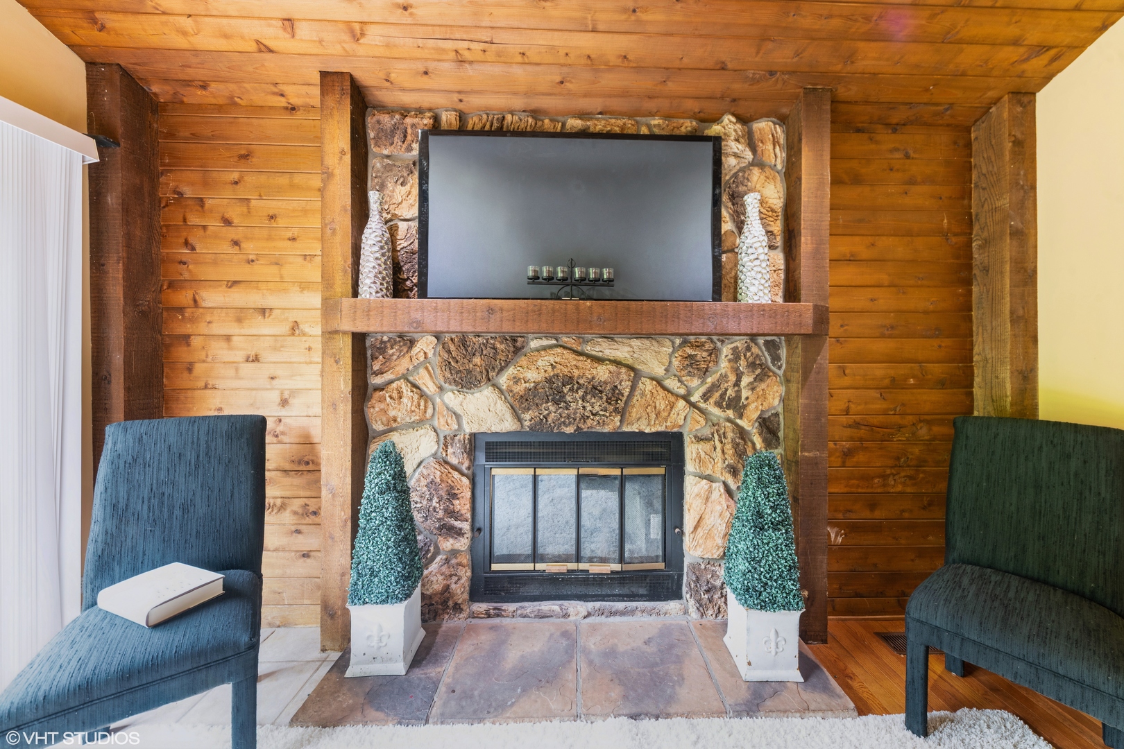 37756-88 North Cedar Lake Road Lake Villa, IL 60046 - Photo 53 of 79 a front view of a house with a garage