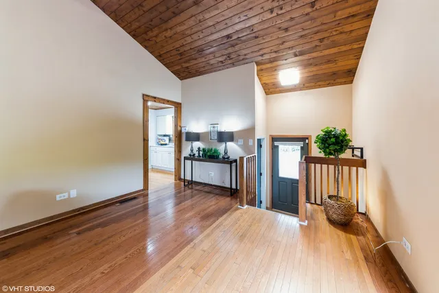 $1,150,000 | 37756-88 North Cedar Lake Road, Lake Villa, IL 60046