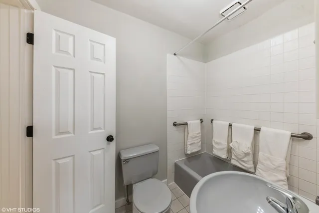 $1,150,000 | 37756-88 North Cedar Lake Road, Lake Villa, IL 60046