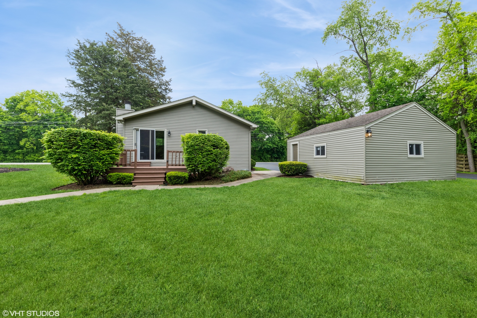 37756-88 North Cedar Lake Road Lake Villa, IL 60046 - Photo 63 of 79 a view of an house with backyard space and garden
