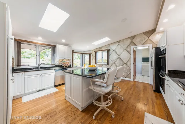 $1,150,000 | 37756-88 North Cedar Lake Road, Lake Villa, IL 60046