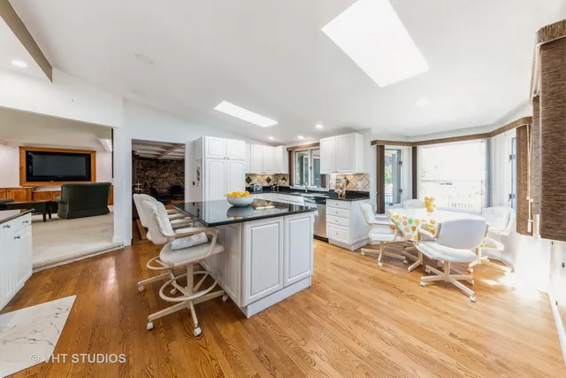 $1,150,000 | 37756-88 North Cedar Lake Road, Lake Villa, IL 60046