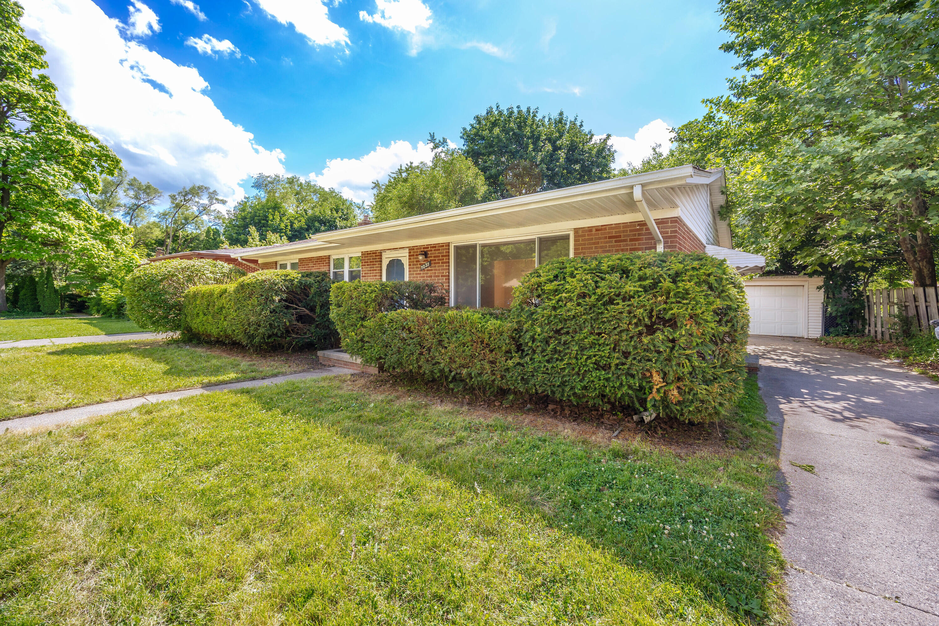 1031 North Maple Road Ann Arbor, MI 48103 - Photo 33 of 36 00__39