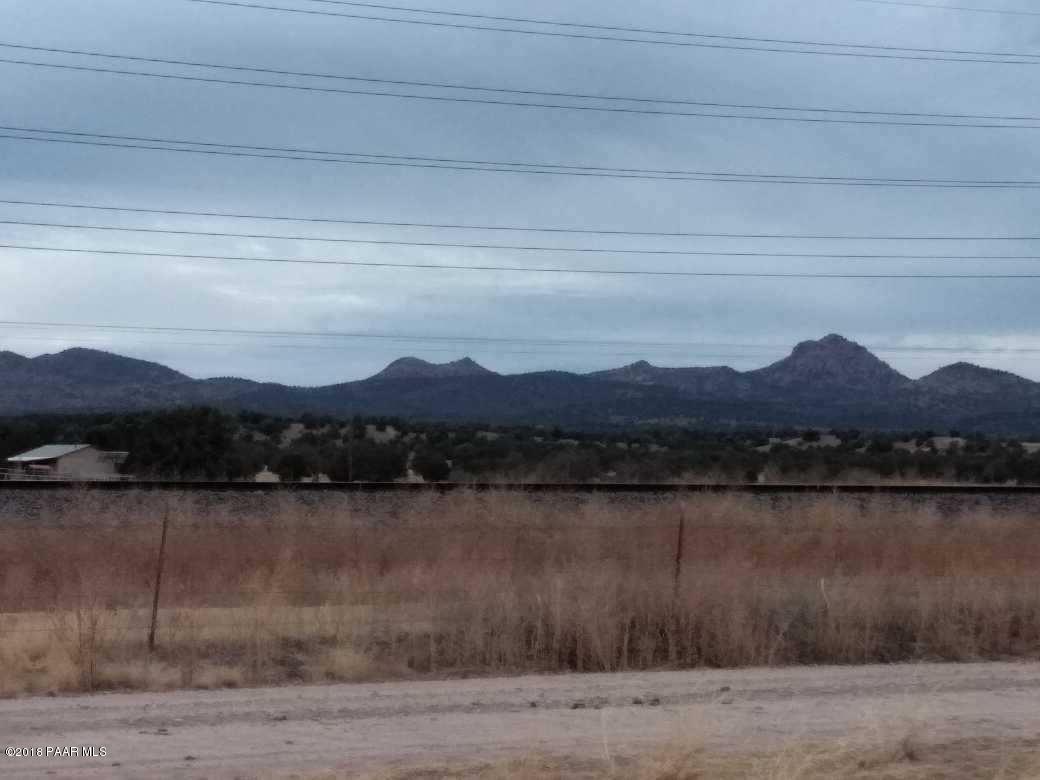2250 West Santa Fe Road Paulden, AZ 86334 - Photo 5 of 8 IMG9520180108951410591