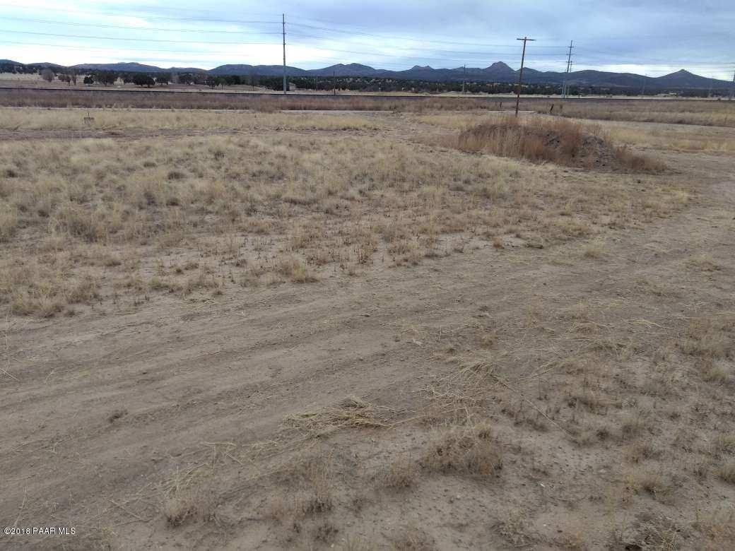 2250 West Santa Fe Road Paulden, AZ 86334 - Photo 7 of 8 IMG9520180108951412281