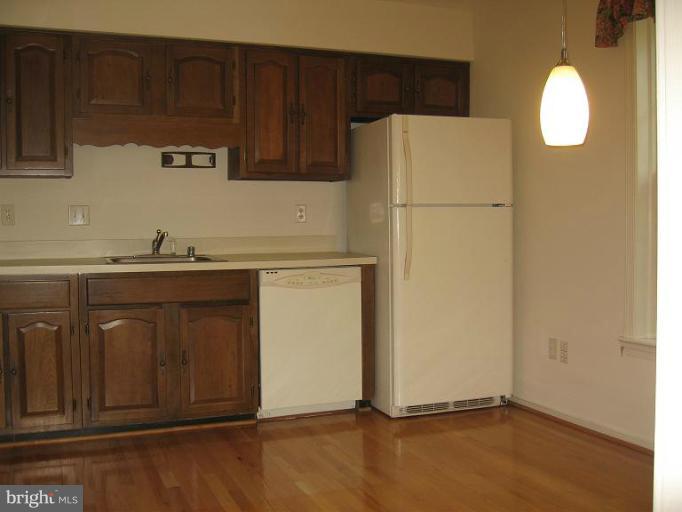 4112 Scotland Road Alexandria, VA 22309 - Photo 3 of 20 Kitchen