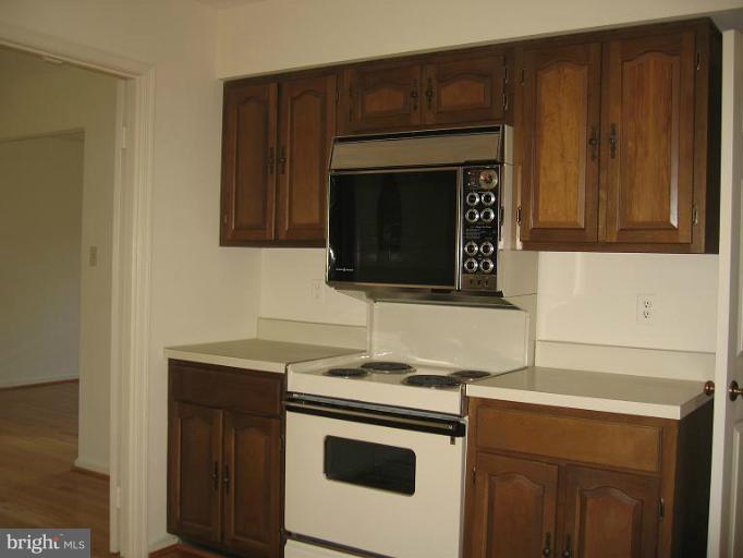 4112 Scotland Road Alexandria, VA 22309 - Photo 4 of 20 Kitchen