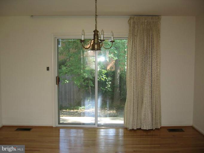4112 Scotland Road Alexandria, VA 22309 - Photo 5 of 20 Dining Room
