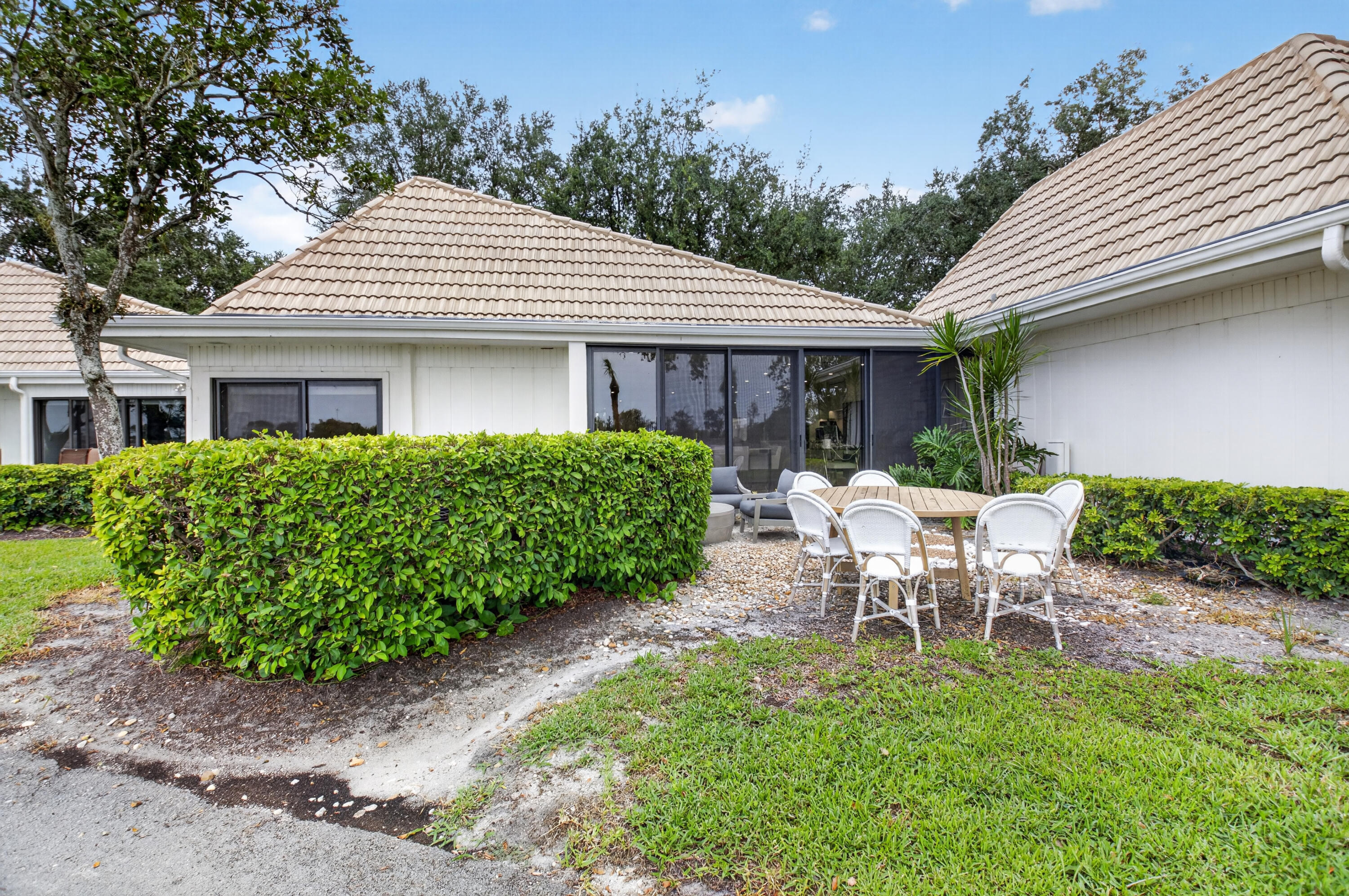 403 Bridgewood Court, Unit 403 Boca Raton, FL 33434 - Photo 28 of 62 OUTDOOR AREA