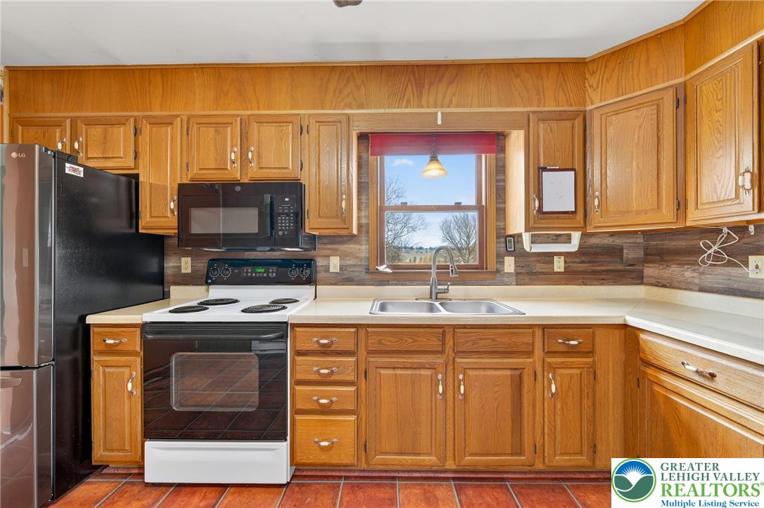 8161 Valley View Road Northampton, PA 18067 - Photo 16 of 52 Gallery Image 16