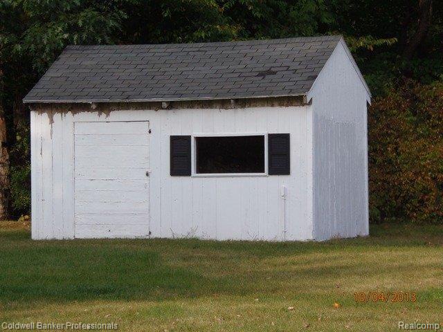 874 Angle Road Lapeer, MI 48446 - Photo 7 of 16 874 Angle shed.JPG