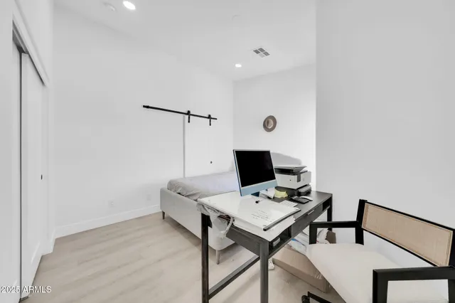 $3,000 | 3034 North 39th Street, Unit 12, Phoenix, AZ 85018