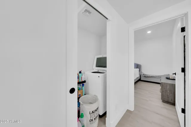 $3,000 | 3034 North 39th Street, Unit 12, Phoenix, AZ 85018