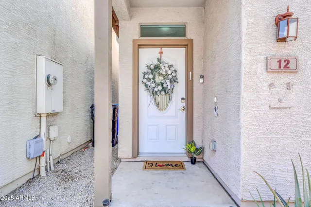 $3,000 | 3034 North 39th Street, Unit 12, Phoenix, AZ 85018