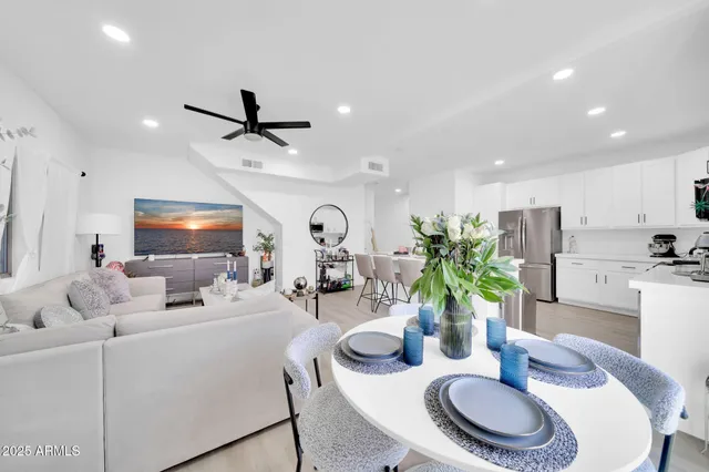 $3,000 | 3034 North 39th Street, Unit 12, Phoenix, AZ 85018