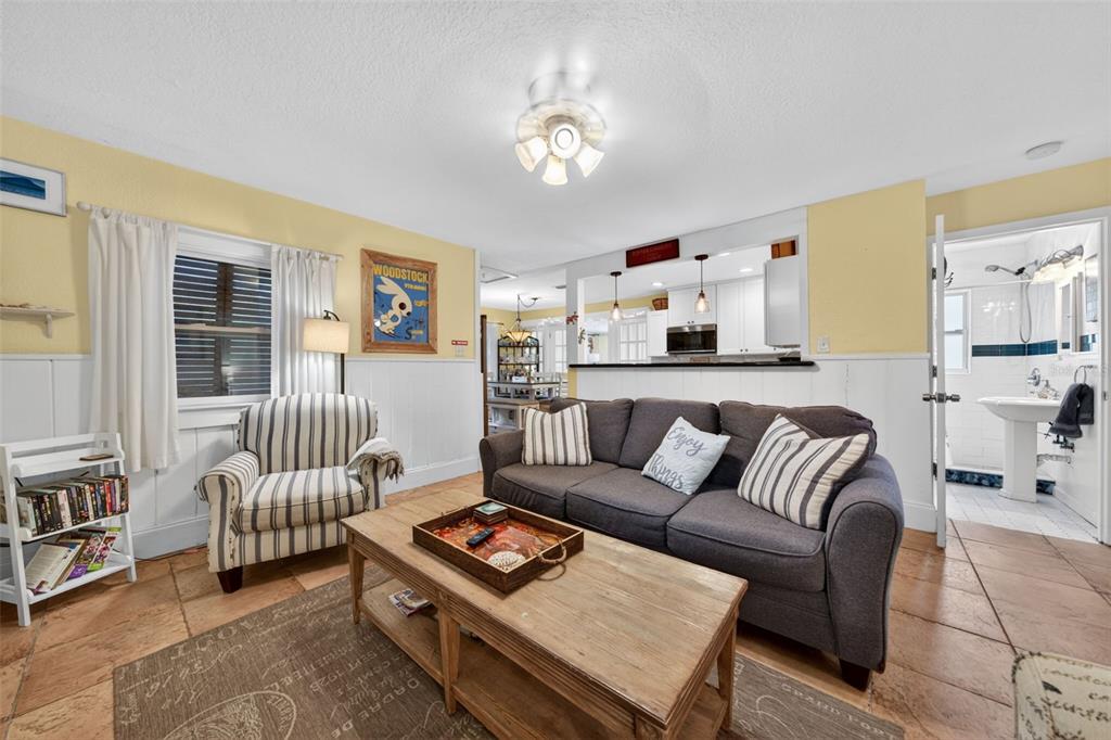 660 Linley Street Longboat Key, FL 34228 - Photo 15 of 64