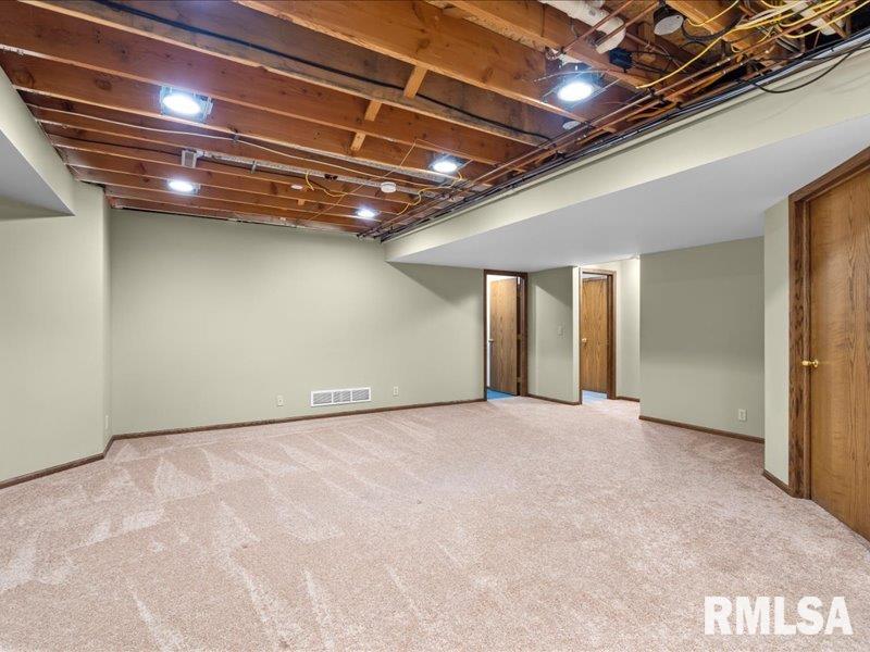 2910 Pleasant Ridge Court Bettendorf, IA 52722 - Photo 30 of 42