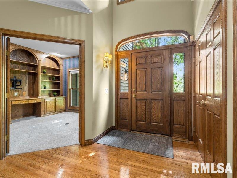 2910 Pleasant Ridge Court Bettendorf, IA 52722 - Photo 3 of 42