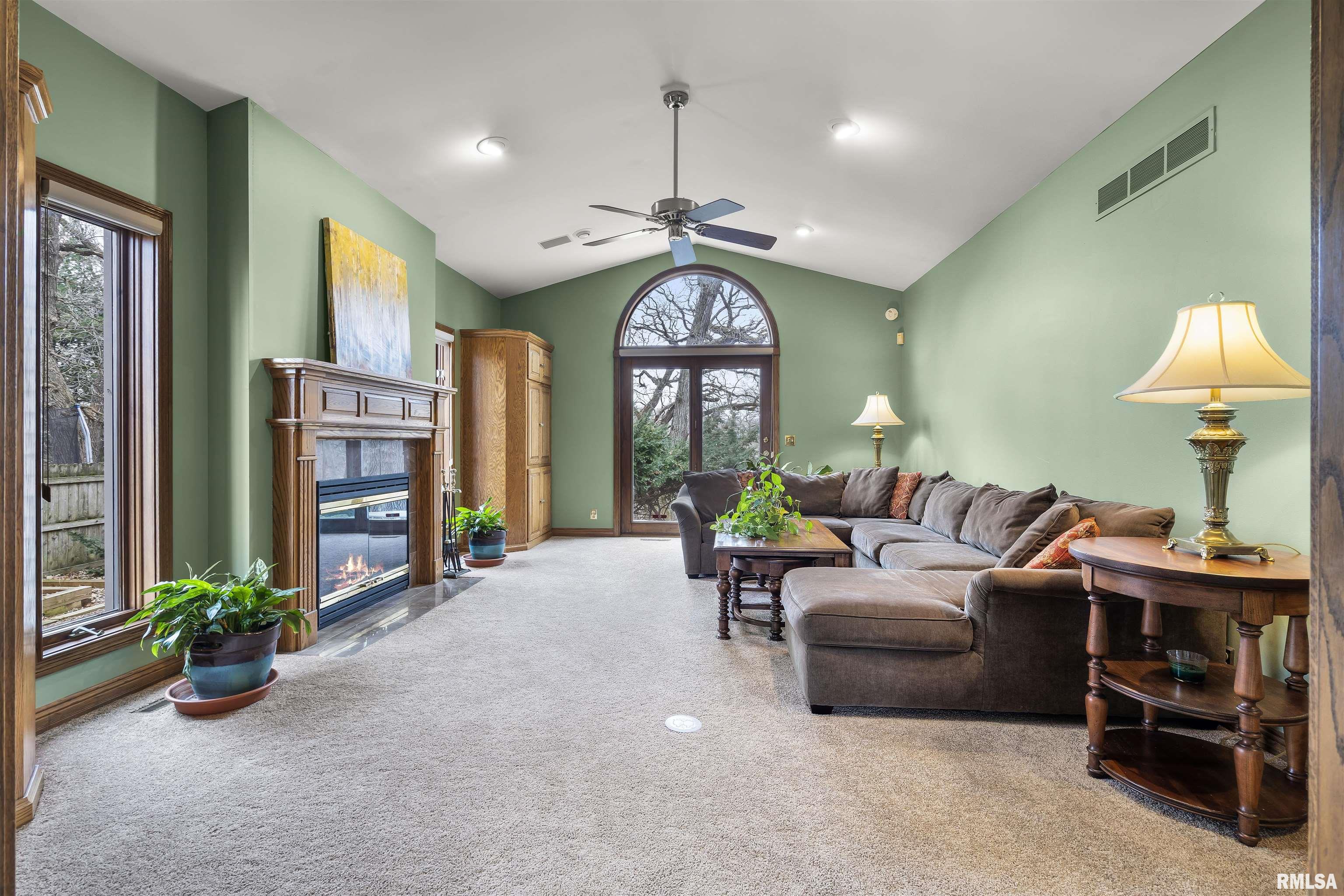 2910 Pleasant Ridge Court Bettendorf, IA 52722 - Photo 8 of 42