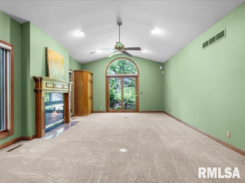 2910 Pleasant Ridge Court Bettendorf, IA 52722 - Photo 10 of 42