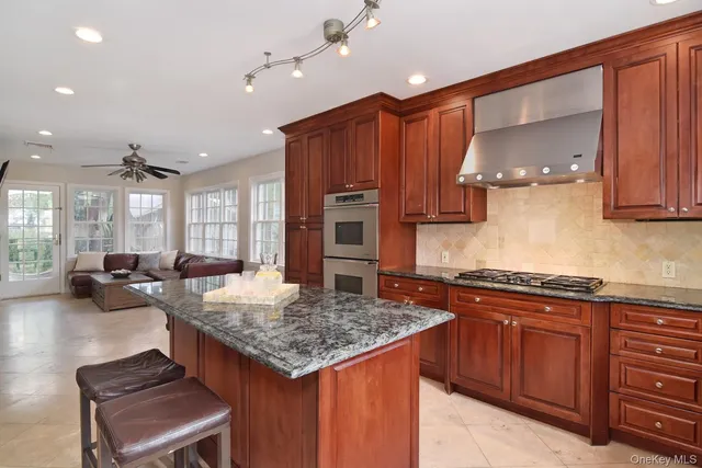 a black and white photo of a picture