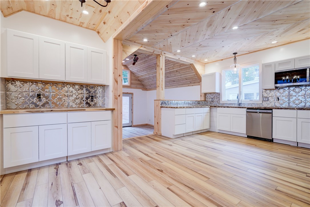 413 Caroline Street Rochester, NY 14620 - Photo 16 of 46