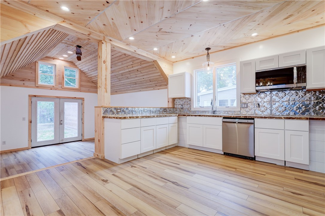 413 Caroline Street Rochester, NY 14620 - Photo 18 of 46