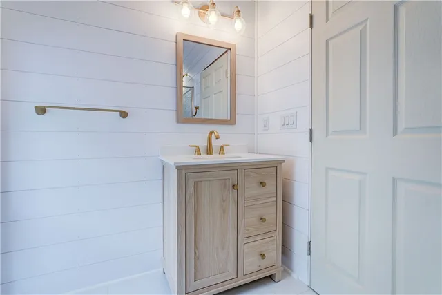 $2,795 | 413 Caroline Street, Rochester, NY 14620