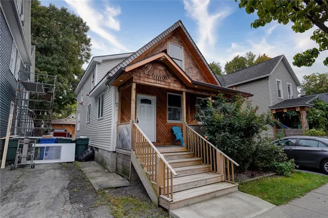 $2,795 | 413 Caroline Street, Rochester, NY 14620