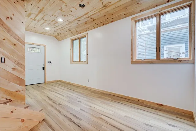 $2,795 | 413 Caroline Street, Rochester, NY 14620