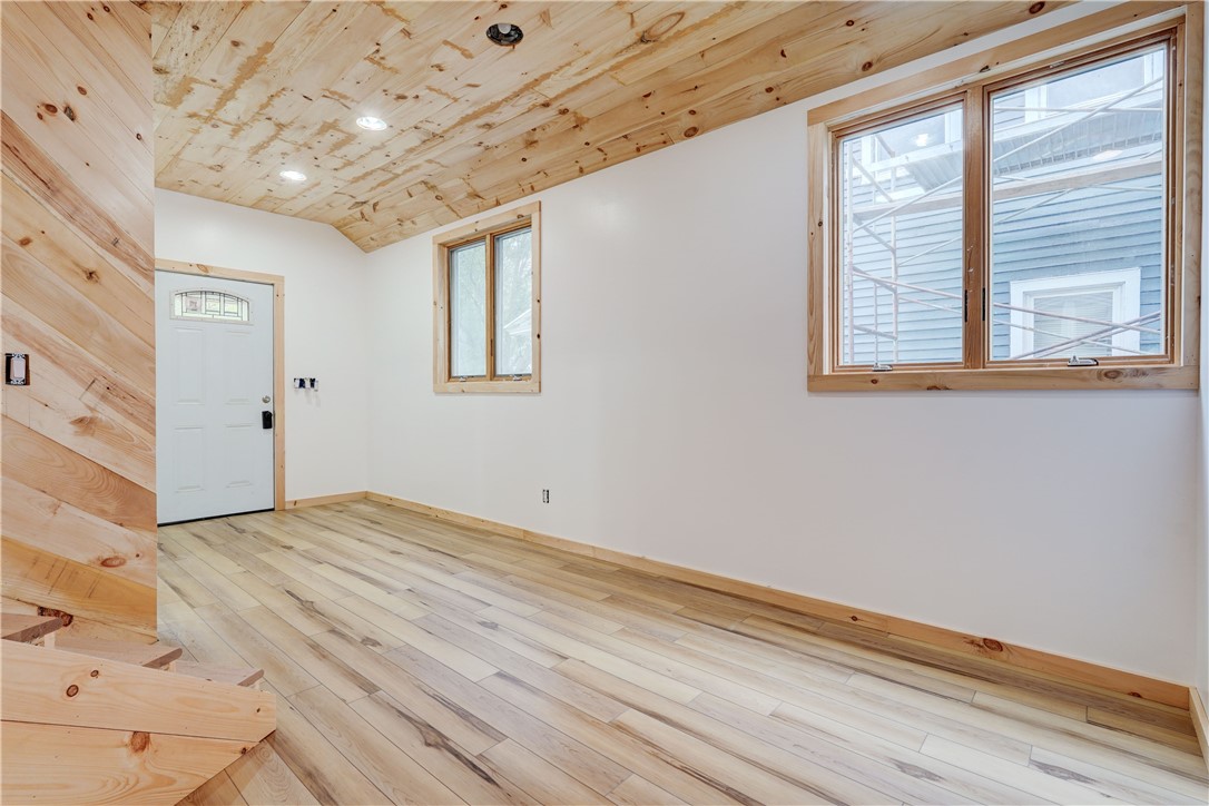 413 Caroline Street Rochester, NY 14620 - Photo 7 of 46