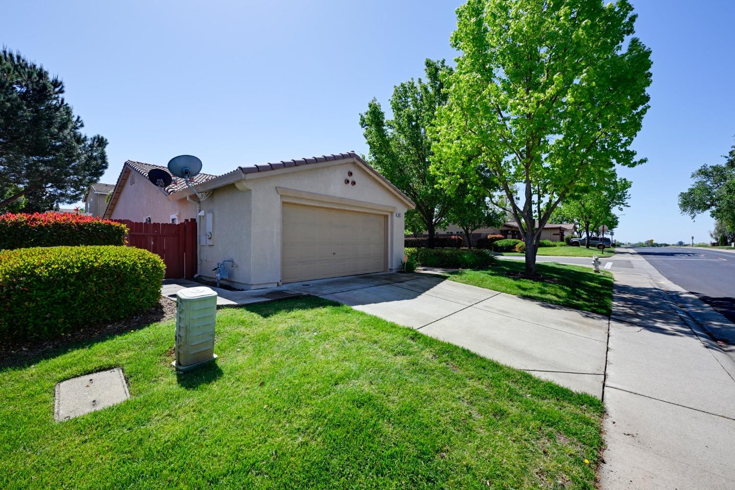 4627 Excelsior Road Mather, CA 95655 - Photo 6 of 33 a view of backyard of house with green space