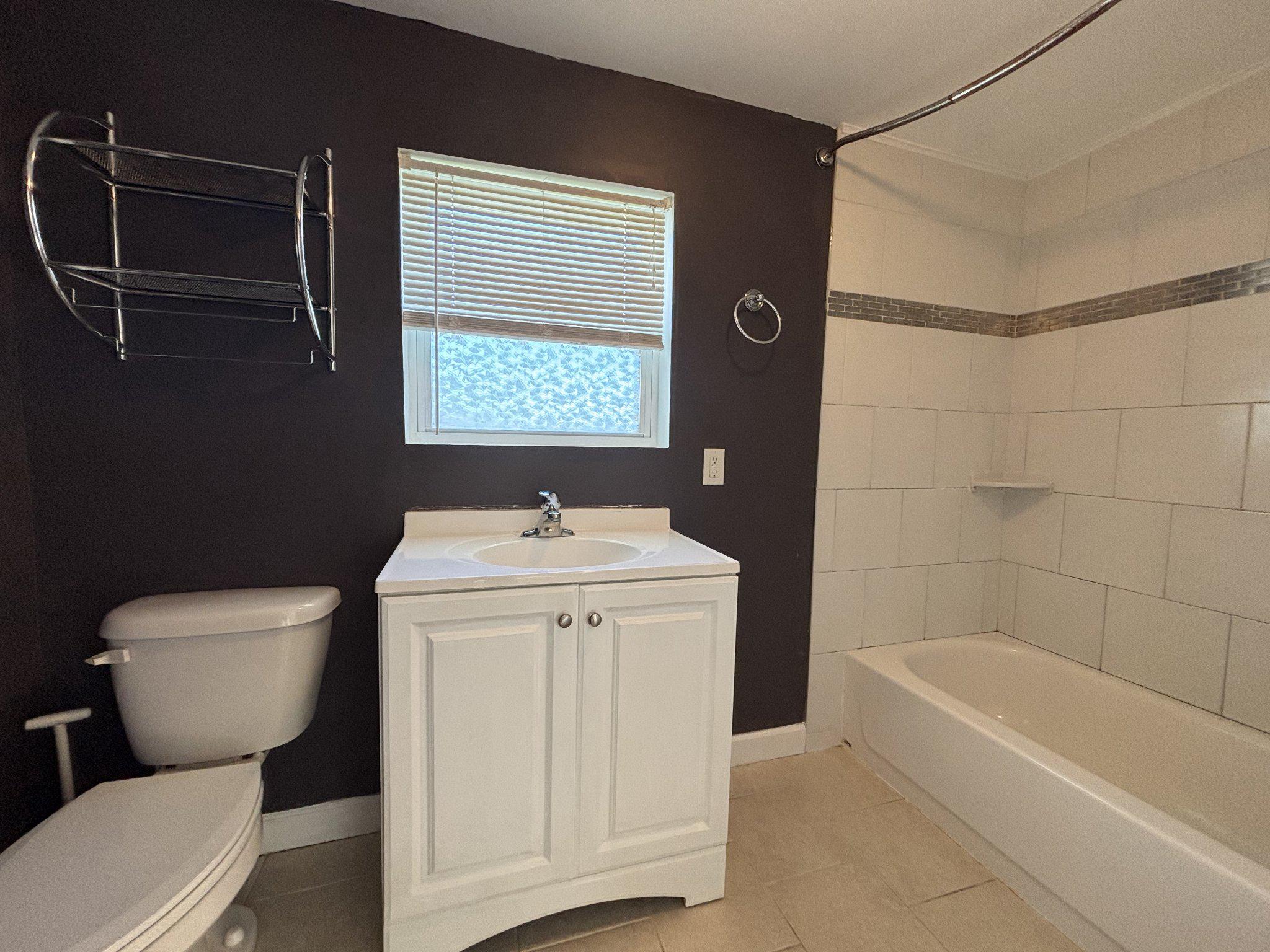 5054 Broad Run Road Jefferson, MD 21755 - Photo 11 of 23 Owner's Bath