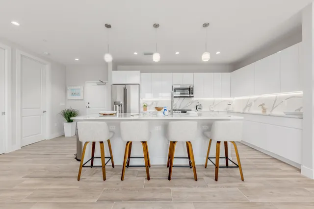 $8,000 | 41 Southwest Seminole Street, Unit 409, Stuart, FL 34994