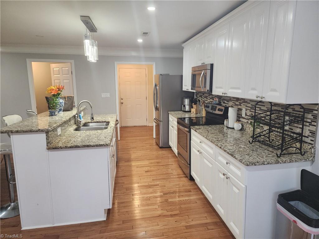 120 Oak Summit Road Winston-Salem, NC 27105 - Photo 7 of 29 Kitchen