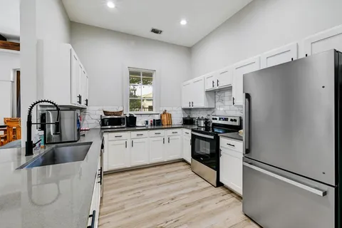 $195,000 | 2320 Gracy Farms Lane, Unit 1413, Austin, TX 78758