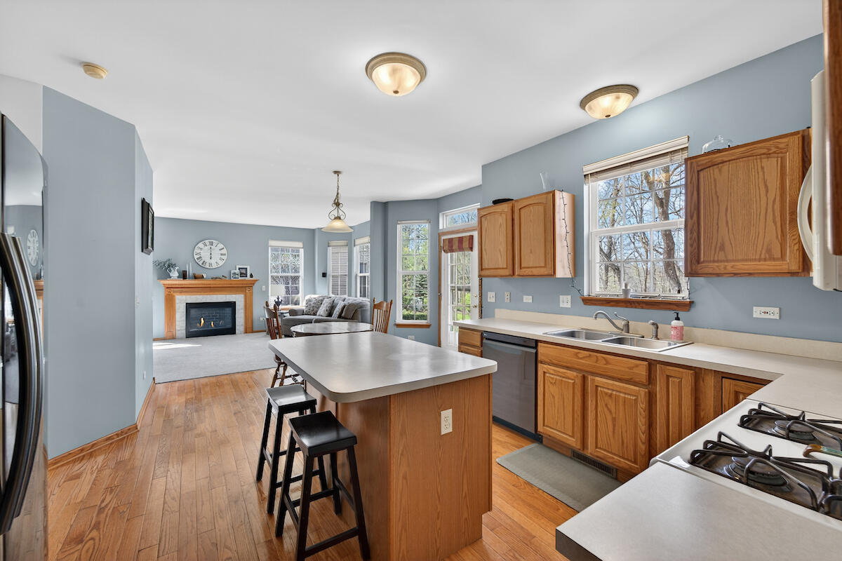 8408 190th Avenue Bristol, WI 53104 - Photo 6 of 33 8408 Kitchen 1