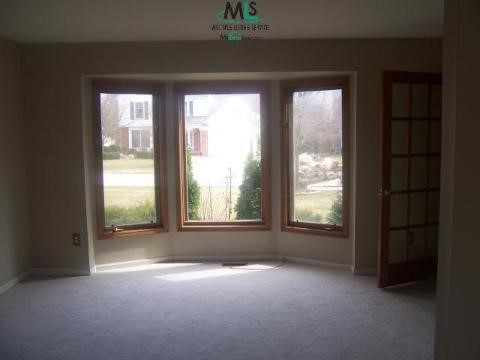 638 Lexington Drive Rochester, MI 48307 - Photo 3 of 12 644686-2.JPG