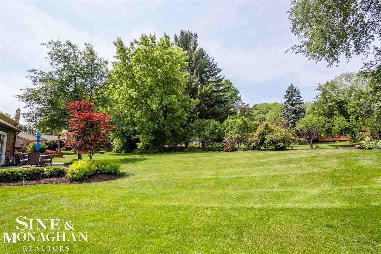422 Lake Forest Road Rochester Hills, MI 48309 - Photo 51 of 59