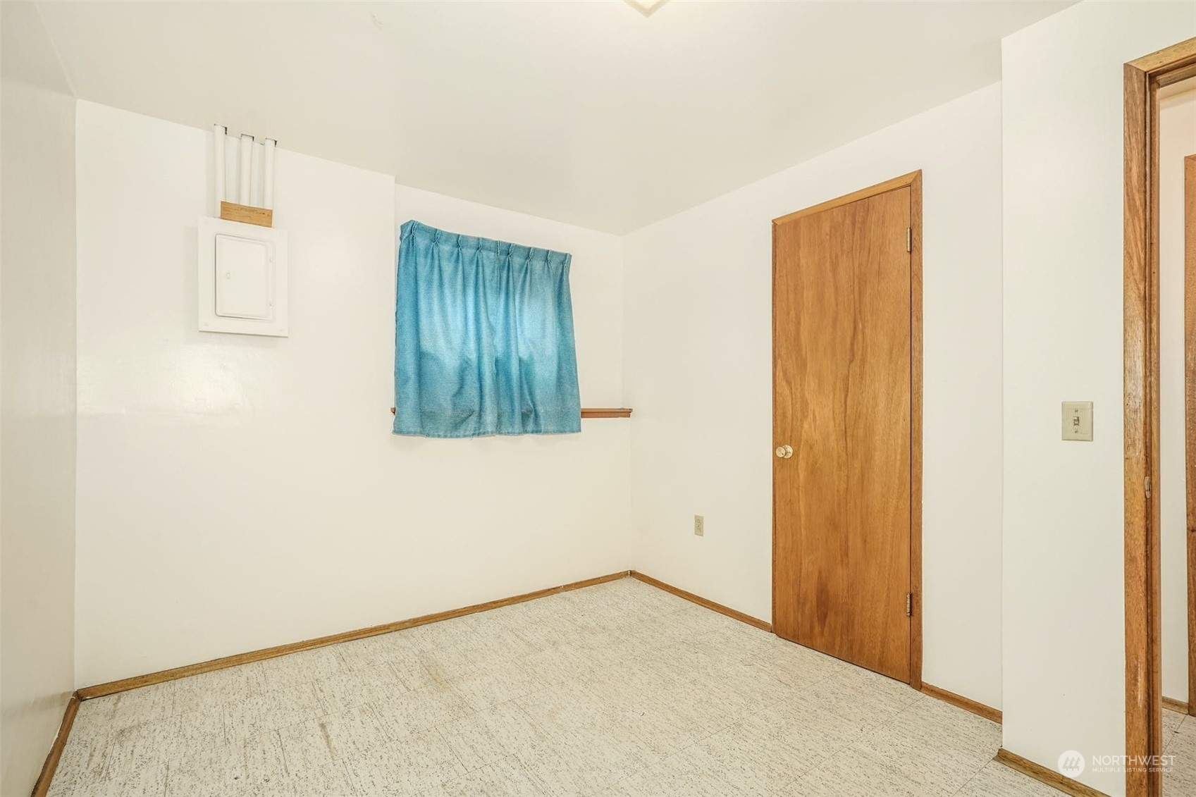 4151 23rd Avenue Southwest Seattle, WA 98106 - Photo 29 of 36 a view of an empty room