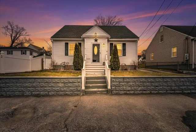 $445,000 | 11 Lincoln Street, Manchester, NH 03103