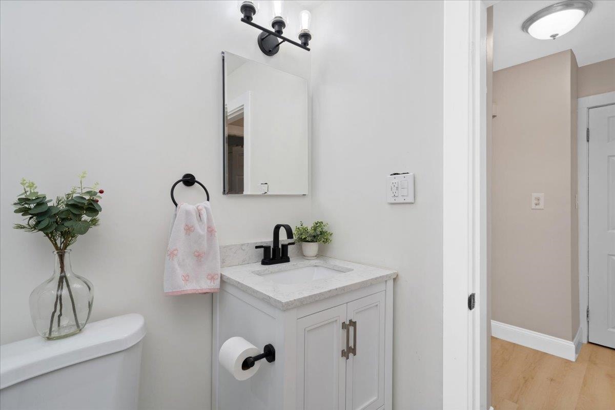 11 Lincoln Street Manchester, NH 03103 - Photo 15 of 47