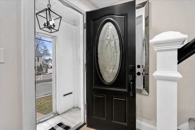 $445,000 | 11 Lincoln Street, Manchester, NH 03103