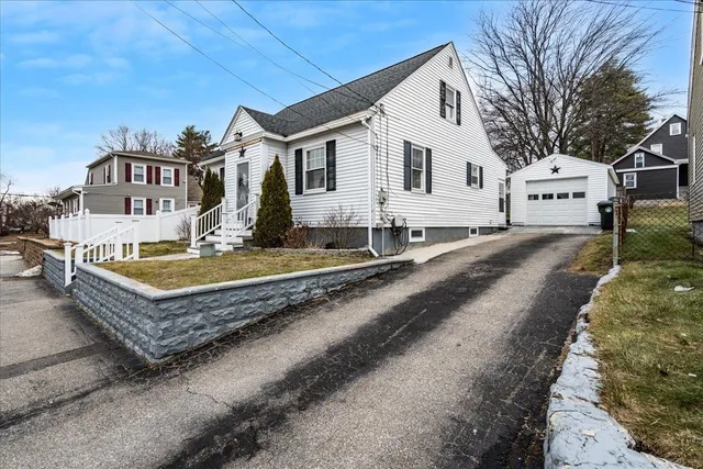 $445,000 | 11 Lincoln Street, Manchester, NH 03103