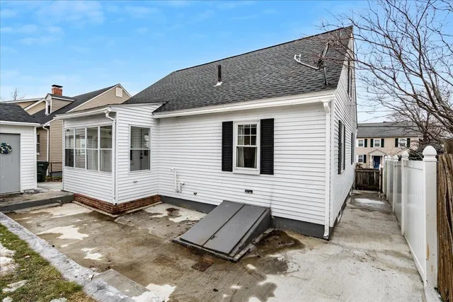 $445,000 | 11 Lincoln Street, Manchester, NH 03103
