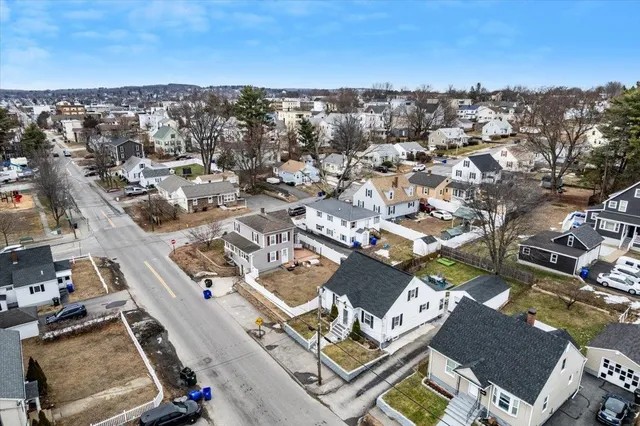 $445,000 | 11 Lincoln Street, Manchester, NH 03103