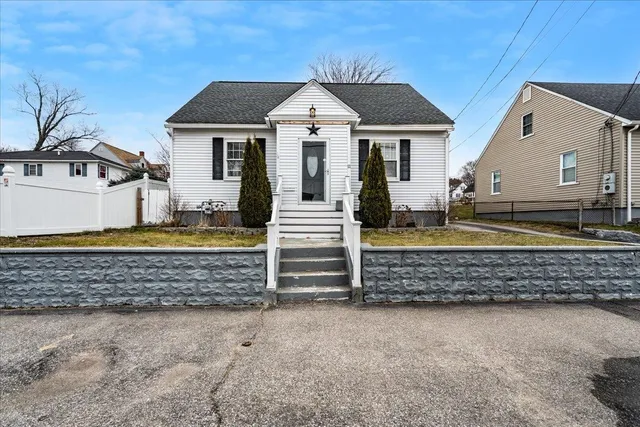 $445,000 | 11 Lincoln Street, Manchester, NH 03103