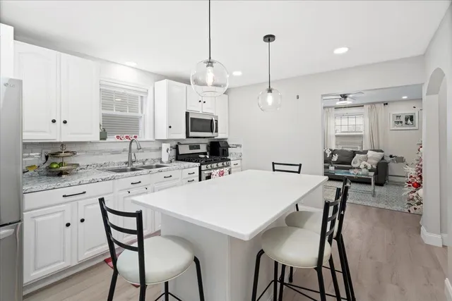 $445,000 | 11 Lincoln Street, Manchester, NH 03103