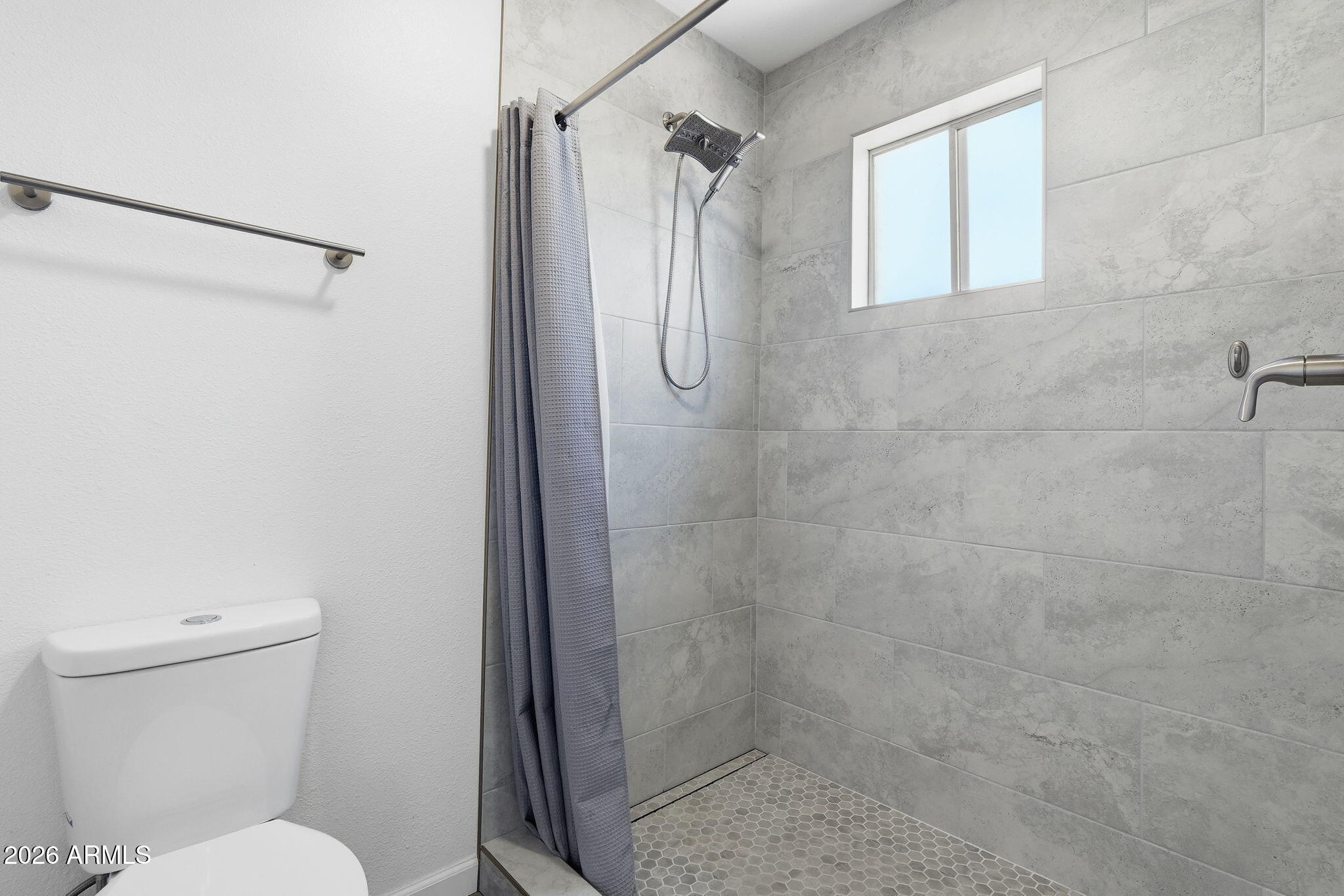 2826 East Cactus Road Phoenix, AZ 85032 - Photo 12 of 21 Primary Bathroom