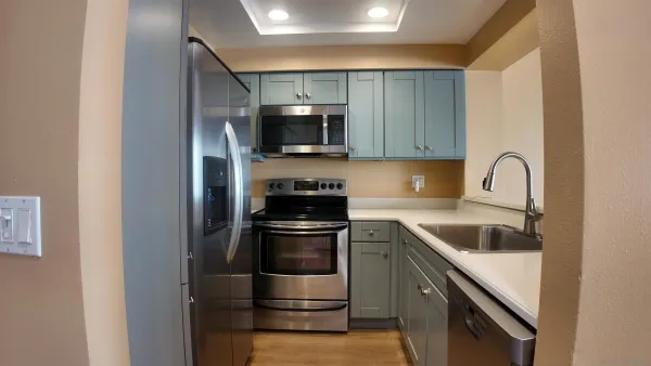 $2,860 | 655 Columbia Street, Unit 313, San Diego, CA 92101